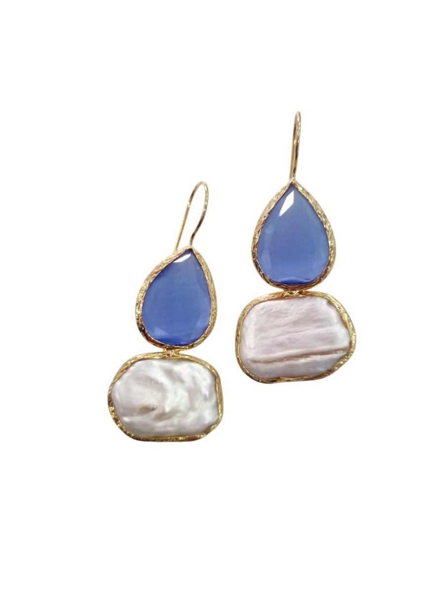 Orecchini realizzati con perle di fiume piatta e pietra occhio gatto quadrata o a goccia in vari colori circondati da ottone. Lunghezza 4.5cm (quadrato) 5cm (goccia)Peso 4gr ( quadrato) 5.6gr ( goccia) - immagine 8
