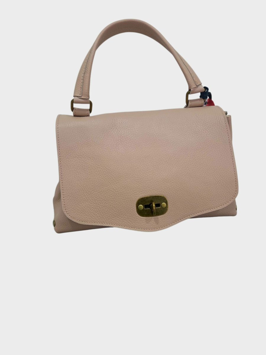 Borsa in vera pelle color cipria,postina, made Italy, dotata di tracolla,interno foderato con 3 scomparti e tasche laterali.Misure L34 B13 H 18 - immagine 2