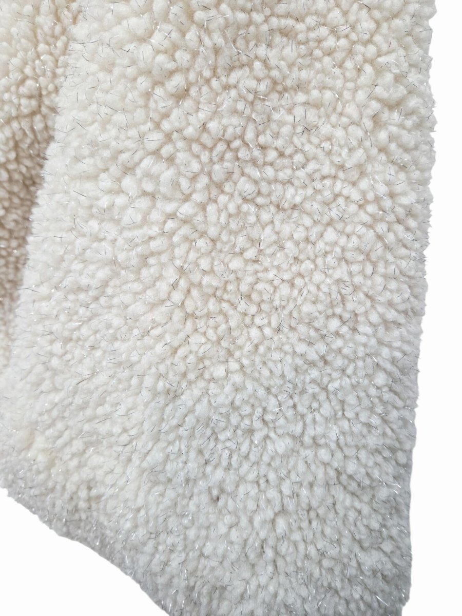 Sacca in tessuto bianca con glitter argento e manico in vera pelle,chiusura con bottone magneticomisure H 30 L 49 ampiezza manico 35 - immagine 4