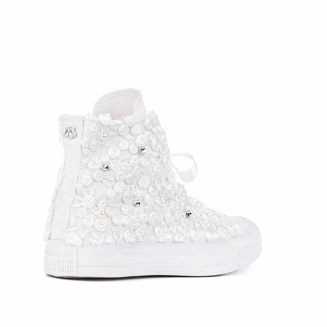 Converse All Star Alte in Pizzo Bianco a Fiori - Strass e Perle - immagine 5