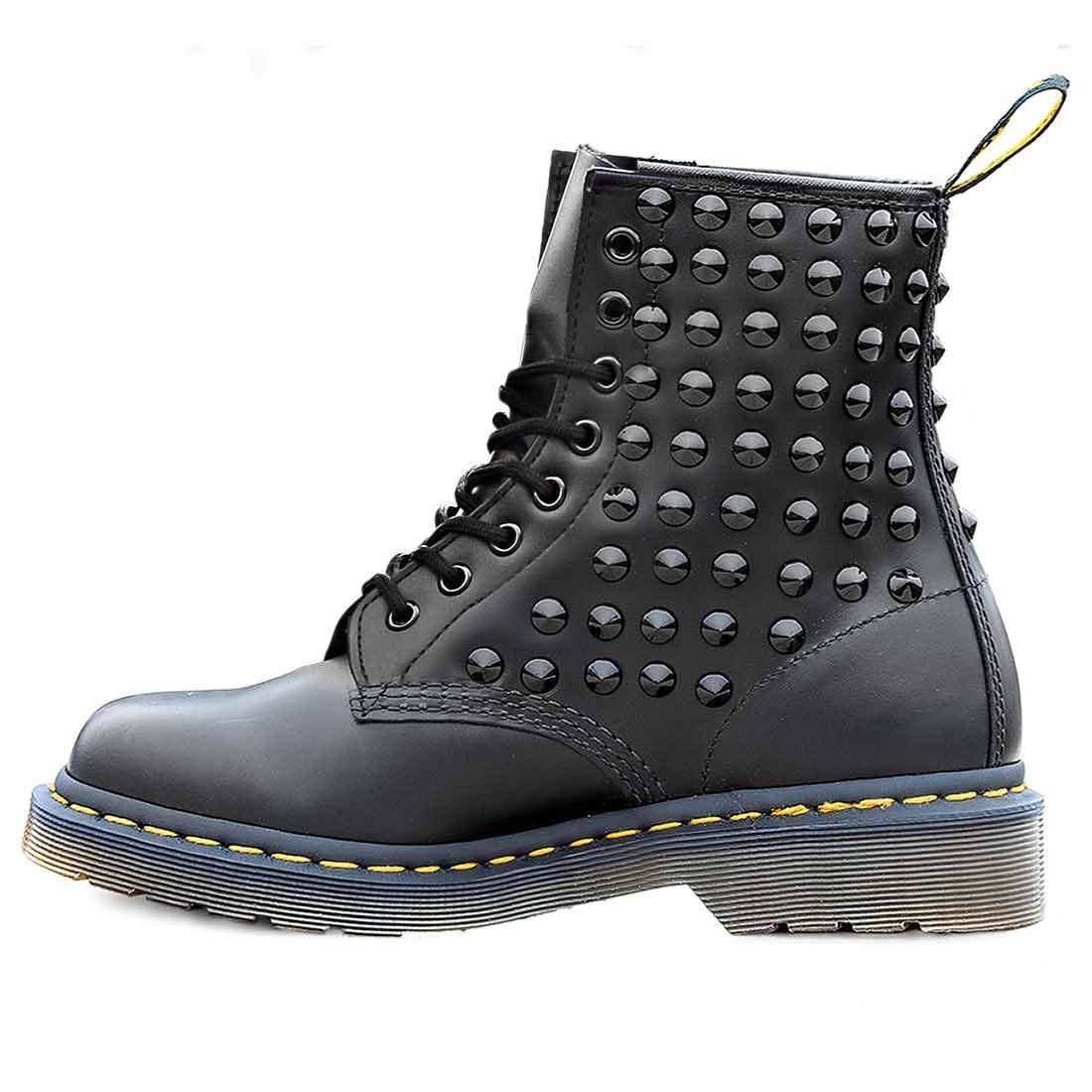 Personalizzazione Dr Martens con Borchie Nere - immagine 5