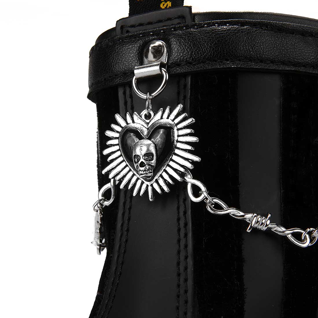 Personalizzazione Dr. Martens 1460 Goth Teschi e Croci - immagine 4